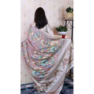 ผ้าไหมทัสซาร์สีน้ำตาลพิมพ์ลายธรรมชาติ ผ้าคลุมไหล่ทอแบบซารี ประดับด้วยลายซารีที่ละเอียดอ่อน - Product Image 3