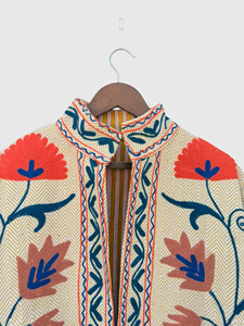 Veste à col mandarin en coton brodée à la main avec des motifs floraux, manches chauve-souris, style chic prairie, vêtement d'automne pour femmes - Product Image 2