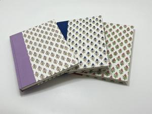 Cahiers artisanaux imprimés à la main avec des motifs artistiques, parfaits pour écrire, faire des journal intimes, offrir en cadeau, comme papeterie et pour les voyages. - Product Image 5