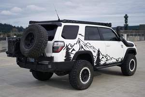 HEY-รถยนต์มือสองปี 2021 4-Runner TRD Off-Road Premium 4x4 เครื่องยนต์ 4.0 ลิตร V6 พลังขับเคลื่อน 4 ล้อ ปรับแต่งอย่างมาก เคยเป็นของเจ้าของชาวตะวันตก - Product Image 2