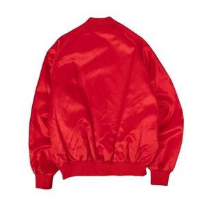 Chaqueta Bomber Vintage de Satén para Hombre, Color Rojo, con Logotipo de Equipo Universitario, Cierre de Botones a Presión, Puños Acanalados, Estilo Retro, Chaqueta de Fútbol Americano - Product Image 2