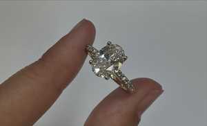 Anillo de compromiso de oro macizo de 14K y 18K con diamante de laboratorio ovalado de 2.50 quilates, engaste pavé, solitario clásico, para mujer, uso diario - Product Image 6