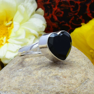 Bague en argent 925 en forme de cœur en onyx noir, bijoux en pierres précieuses faits à la main pour filles - Product Image 1
