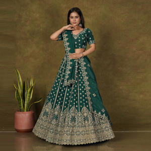 ชุดเลเฮนกาโชลีดีไซน์เนอร์ Moss Finish พร้อมลายปักดิ้นทองสุดประณีต ขอบตกแต่งอย่างหรูหรา พร้อมผ้าคลุมไหล่ Dupatta สำหรับงานเทศกาล - Product Image 6