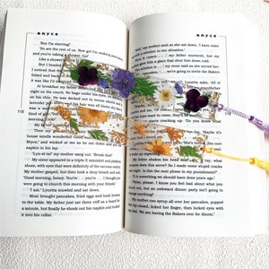 Marcapáginas de Resina con Flores Secas Transparentes, Regalo de Cumpleaños, Artesanía de Resina, Marcapáginas Floral, Regalo Personalizado para Profesor - Product Image 5