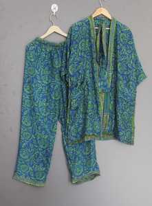 Ensemble de pyjama kimono en soie de luxe pour femmes, vêtements de nuit ethniques, vêtements de détente, ensemble kimono et pyjama de style sari en soie de qualité supérieure - Product Image 5