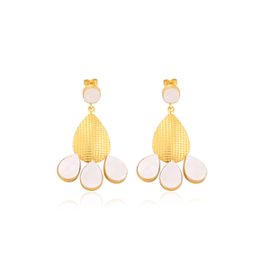 Pendientes colgantes de latón con nácar natural, joyería de moda hecha a mano para mujer - Product Image 1