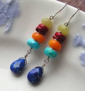 Pendientes de Resina Hechos a Mano Azul Cielo, Elegantes Pendientes de Resina con Flor de Orquídea, Joyería de Resina con Toque Natural, Pendientes de Resina Hechos a Mano con Diseño de Atardecer - Product Image 1