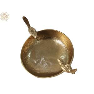 Bols de 7 pouces faits à la main avec des oiseaux sur le bord - Product Image 4