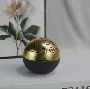 Quemador de incienso de metal y madera con acabado dorado para Ramadán y Eid, Mabkhara circular moderna y personalizada, soporte de incienso de alta venta. - Product Image 1