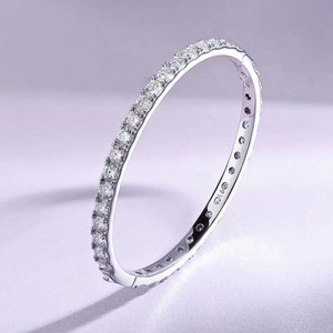 Brazalete de Moissanita en Plata de Ley 925, Brazalete Fino de Moissanita, Brazalete de Novia, Joyería Unisex - Product Image 4