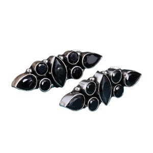 Boucles d'oreilles pendantes en argent oxydé pour femmes, commande en gros |   Bijoux œil de chat multicolores noir et violet |   Fournisseur en gros de produits en vrac - Product Image 4