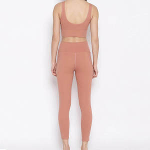 Ensemble de yoga personnalisé pour femmes : Soutien-gorge respirant et leggings taille haute pour le fitness et la gym - Product Image 3