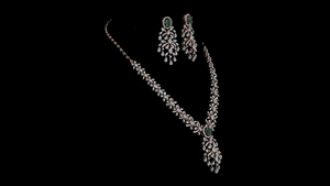 ชุดสร้อยคอทองคำชุบประดับเพชรและมรกตหรูหรา |   สร้อยคอและต่างหูสำหรับงานแต่งงานและวันครบรอบ |   เครื่องประดับเงิน - Product Image 2