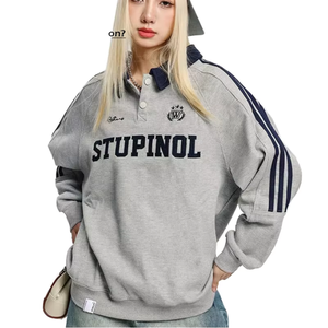 Stupinol Sudadera de punto gris para mujer con cuello abotonado y manga larga con estampado de letras estilo preppy para otoño - Product Image 1