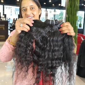 Cheveux vierges crus à cuticule alignée vente en gros bouclés cambodgiens naturels crus bon marché vendeur d'extensions de faisceaux de cheveux doublement étirés à la machine - Product Image 1