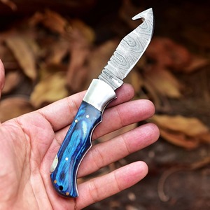 Couteau pliant à lame Guthook en damas fait main - manche en pakkawood bleu, étui en cuir, logo personnalisé OEM/ODM - Product Image 1