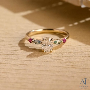 Bague de mariage de luxe en moissanite plaquée or 18 carats avec sertissage à griffes, pierre centrale ovale et pierres latérales colorées - Product Image 1