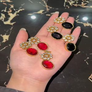 Bijoux - Ensemble de colliers au design élégant et glamour 2026 pour filles/femmes - Product Image 2