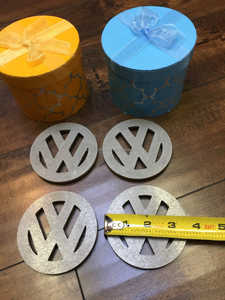 Sous-verres ronds en métal galvanisé avec finition argentée parfaits pour le thé et le café élégants Ensemble de 3 tailles différentes - Product Image 2