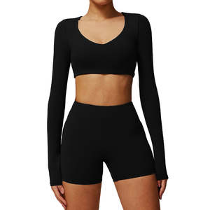 ชุดโยคะกลางแจ้งสำหรับผู้หญิงปี 2026 เสื้อแขนยาวคอวีเนื้อผ้านุ่มกระชับพร้อมกางเกงขาสั้นรัดรูปสำหรับออกกำลังกาย - Product Image 3