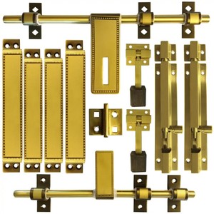 Ensemble de quincaillerie de porte classique en laiton avec rails et loquets pour portes intérieures - Product Image 1