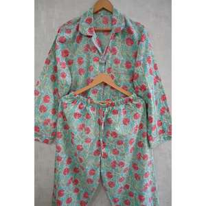 Conjunto de Pijama de Algodón para Mujer con Estampado a Mano, Elegante Ropa de Dormir con Tela Transpirable - Product Image 3