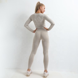 Ensemble de yoga sans couture côtelé rose 2 pièces pour femme – Leggings taille haute pleine longueur extensibles pour le fitness et les activités sportives - Product Image 5