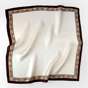 ¡Grandes Ofertas! Pañuelos de Seda y Satén Cuadrados con Logotipo Personalizado: Estampados de Puntos, Lisos, a Cuadros, Rayas, Lazos, Personajes Animales, Argyle y Hojas - Product Image 1