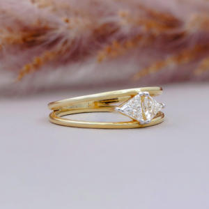 Anillo de Oro Amarillo con Doble Banda de Diamantes, Anillo Solitario Geométrico con Diamantes, Joyería Minimalista con Diamantes para Mujer - Product Image 3