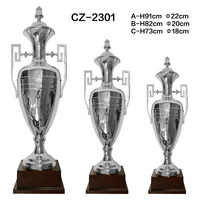 CZ-2301 91/82/73cm Livraison Rapide Super Qualité Plaques Récompenses Trophée Personnalisé Trophée En Métal De Jeu Moderne avec Base En Bois