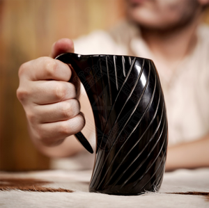 Mug en corne de buffle personnalisable, compatible lave-vaisselle, pour bière, vin et autres boissons, mug viking pour thé et liquides chauds - Product Image 5