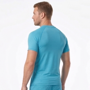 T-shirt de natation personnalisé pour homme, T-shirt de compression pour homme, T-shirt de plage ajusté, T-shirt de fitness à col rond pour homme - Product Image 4