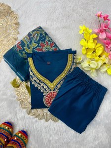 Ensemble Kurti, pantalon et dupatta en soie vaticana premium avec broderie élégante, travail de sequins et dupatta en chanderi imprimé numérique de qualité supérieure - Product Image 4
