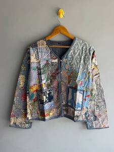 Chaqueta acolchada floral de algodón estilo patchwork con botones frontales y bolsillos para mujer, regalo para ella. - Product Image 1