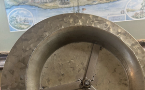 Support à trois niveaux en métal galvanisé, forme ronde, pour décorer les gâteaux et servir les fruits, style rustique, ferme, en métal galvanisé - Product Image 3