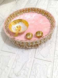 Juego de Thali Decorativo de Krishna con Tazón, Cuchara y Porta Kumkum, Decoración para Janmashtami, Regalo Espiritual, Bandeja de Ofrenda Bal Gopal - Product Image 3