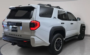 ENVÍO INMEDIATO: Toyota 4Runner TRD 2025 Usado - Product Image 4