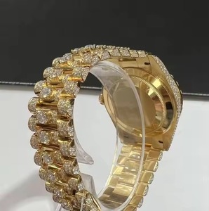 Montre chronographe de luxe en or rose glacé unisexe entièrement sertie de diamants, style hip-hop, en acier inoxydable, mouvement à quartz ETA, résistante à l'eau 3BAR - Product Image 4
