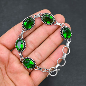 Apatite verte personnalisée créée en laboratoire, en argent sterling 925, taille ovale, pierre précieuse facettée, réglable, faite à la main, cadeau chrétien pour fête - Product Image 1