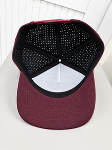 Casquette de baseball à 5 panneaux découpée au laser et perforée, avec logo personnalisé, fabriquée au Vietnam, avec cordon, pour adultes, pour activités de plein air et tenues sportives - Product Image 4