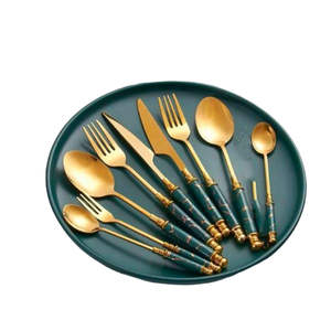 Ensemble de couverts en métal haut de gamme pour une expérience culinaire de luxe, adapté à la maison, à la cuisine, à l'hôtel et aux restaurants. - Product Image 3