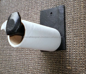 Porte-papier toilette mural en fer pour les familles occupées, offrant un accès facile et un support de rouleau robuste - Product Image 3