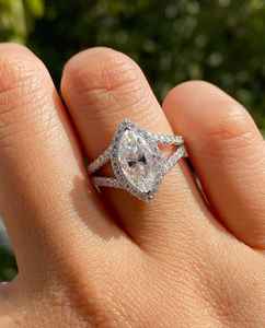 Bague de mariage halo en or massif scintillant, 2.0 CTW, moissanite taille marquise, à double sangle, bague de fiançailles, bijoux de mariée délicats et raffinés - Product Image 1