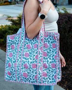 กระเป๋าโท้ทผ้าฝ้ายลายปักแบบควิลท์ ลายลูกกวาดหลากสี - สีเขียว สำหรับเดินทาง - Product Image 5