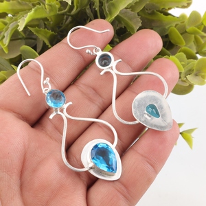 Boucles d'oreilles artisanales de style Rajasthani, serties de topaze bleue suisse, en argent sterling 925, pour femmes et filles. - Product Image 1