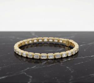 สร้อยข้อมือเงินแท้ชุบทองคำขาวประดับเพชร ดีไซน์หรูหรา ระยิบระยับ เหมาะสำหรับงานแต่งงาน ของขวัญสำหรับผู้หญิง หรืองานปาร์ตี้ - Product Image 4