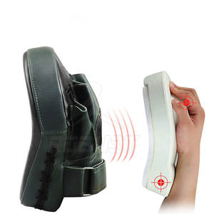 Pads de frappe en cuir légers avec évacuation de l'humidité et fermeture auto-agrippante pour l'entraînement de boxe – Rembourrage robuste et manipulation facile - Product Image 2