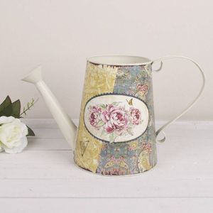 Arrosoir en métal rustique avec motifs artistiques imprimés sur émail, idéal pour la décoration de fermes, l'utilisation en jardinage et les tâches d'entretien des plantes. - Product Image 1