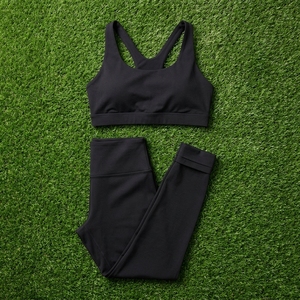 Ensemble de sport pour femmes avec soutien-gorge de sport en maille noire et leggings taille haute pour le yoga, la gym, le fitness et les entraînements - Product Image 6